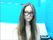 6951 Молоденькая играется с пухленькой писечкой