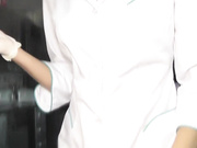 Красотка медсестра любит член и сперму