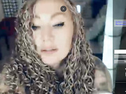 Goodwitch на диване