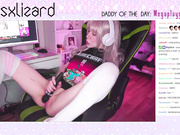 Gamer Girl Forgets to Turn off the Stream AND SQUIRT