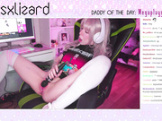 Gamer Girl Forgets to Turn off the Stream AND SQUIRT