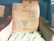 Долбит себя игрушкой в зад