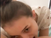 misss_vikki (little_girl) сосет член