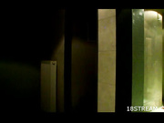 Анал в туалете ночного клуба