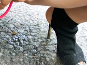 Kisa-Gav голые шалости на  дороге