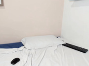 латинка  раздевается и кончает