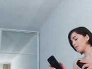 noeelly танцует и трахает себя