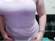 малышка с красивой грудью и попкой