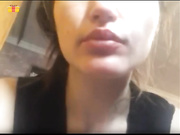 WhiteCrowShow показала анус