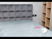 NiceSex_разминает попку дилдо