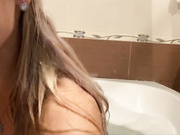 Ariela96 купаемся в ванной