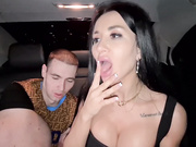 Руки-базуки c шлюхой