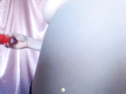 mary777 засовывает игрушку