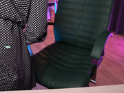 A1ice_Red разминает попку