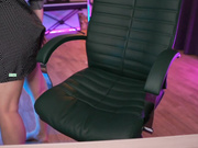 A1ice_Red разминает попку