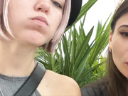 TreshGirls (чел открыл штору в кабинке и подглядел)