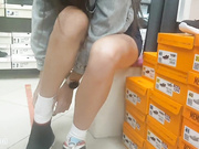 SweetButtocks (в обувном магазине)