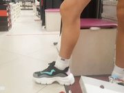 SweetButtocks (в обувном магазине)