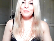 Сладкая xkoketkax небольшой стриптиз под конец