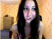 kaprisya корчит рожи  ее можно понять  секас бьет в голову