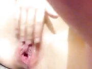 Мастурбирую в ванной