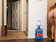 SweetButtocks сняла трусики перед курьером