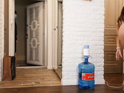 SweetButtocks сняла трусики перед курьером