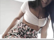 Американская молоденькая шлюшка. молоко не обсохло еще.