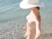 SweetButtocks на пляжу