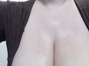 Hugge_Tits