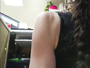 Cute Anya на работе без трусиков