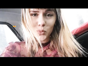 VaniLLa_sexy ласкает себя в машине-13