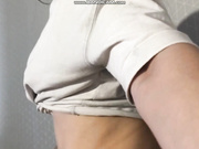 Брюнетка с шикарной попой и сочной киской