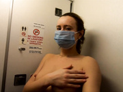 MissMotivated (в туалете самолета)