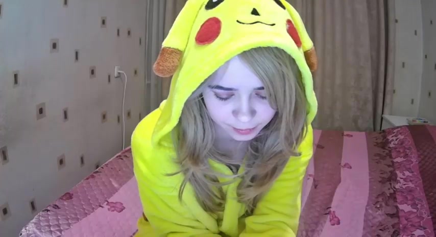 Emi_Adams