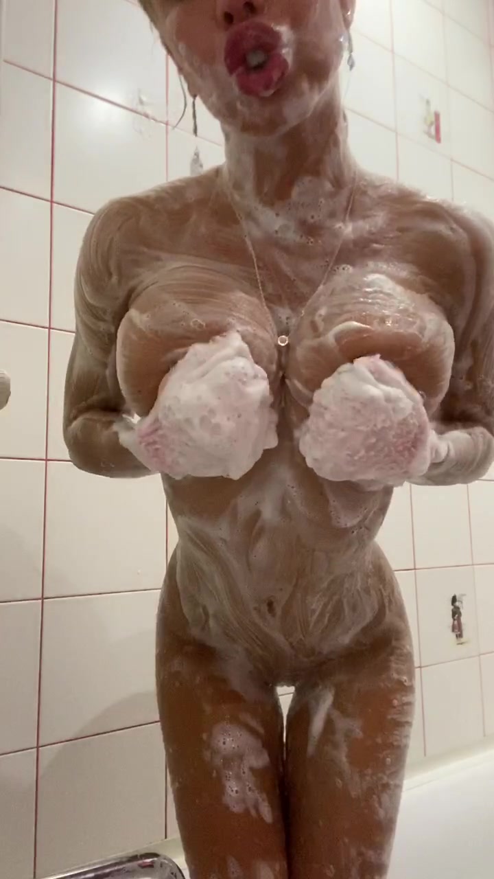 из onlyfans (Safarova) подруга