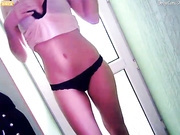 Карина танцует