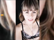 VaniLLa_sexy ласкает себя в машине-18