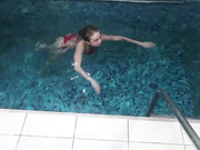 anabel054 отсасывает в сауне