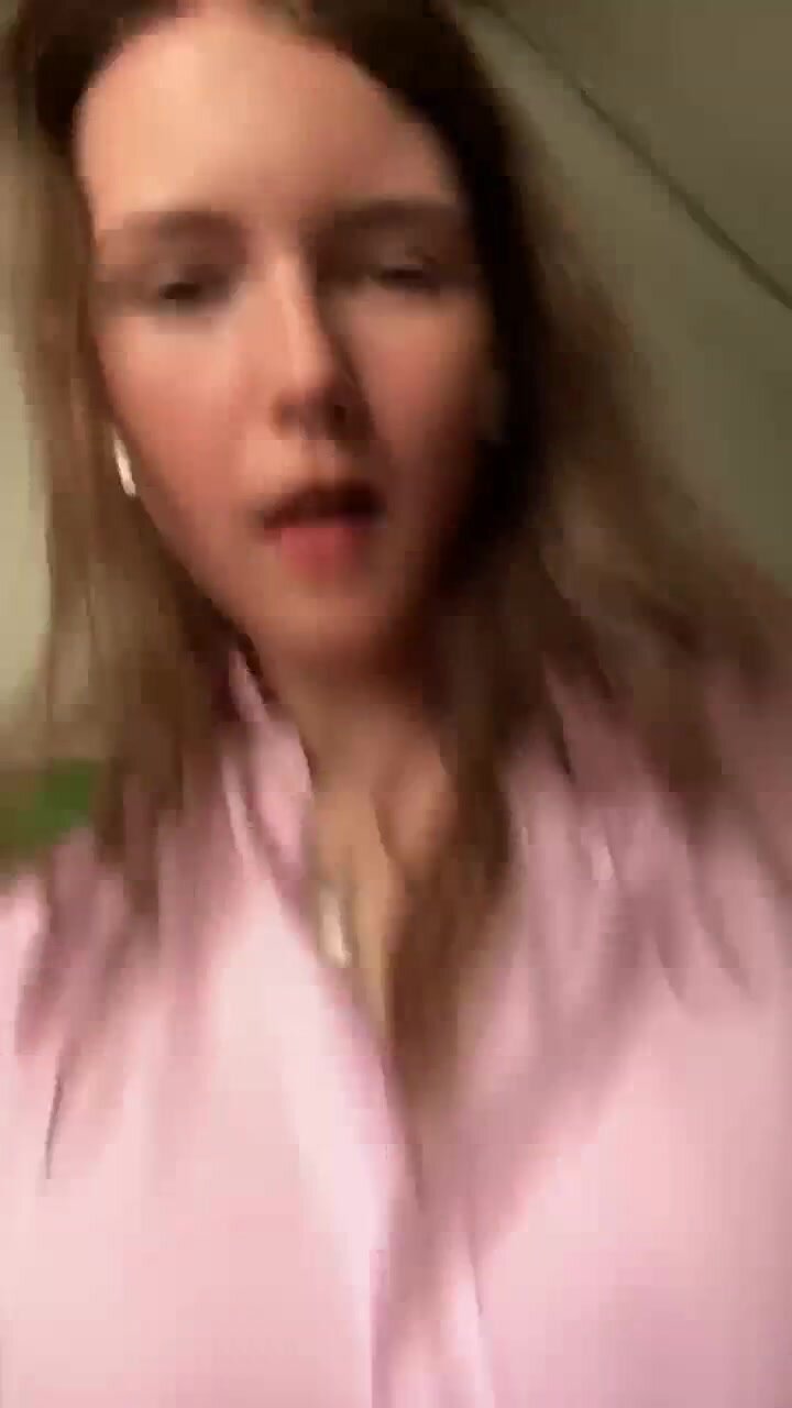 Baby-Tisha (показала лысую пелотку)