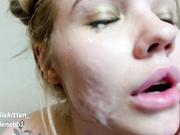 ileneBoy (приват) кончил на щеку