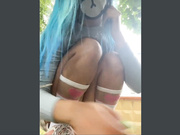 Amallllia дрочит под дождём