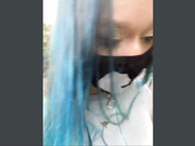 Amallllia дрочит под дождём