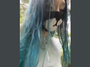 Amallllia дрочит под дождём