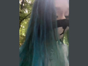 Amallllia дрочит под дождём