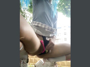 Amallllia дрочит под дождём