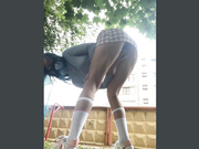 Amallllia дрочит под дождём