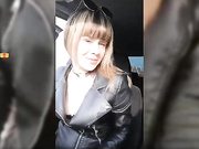 VaniLLa_sexy ласкает себя в машине-20