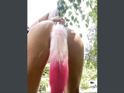 Amallllia с анальным хвостиком на улице