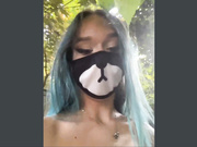 Amallllia трахает себя дилдо